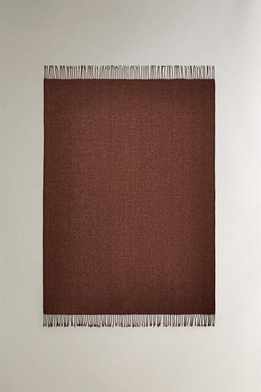 Zara Плед из шениля с бахромой купить с доставкой.