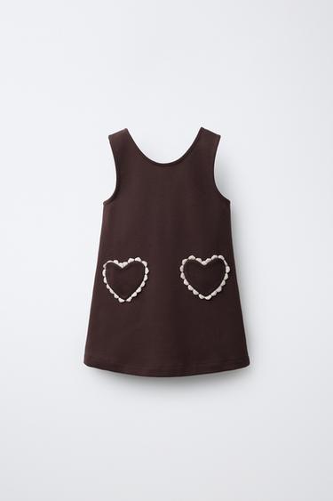 Платье из трикотажа «рома» с карманами в виде сердца