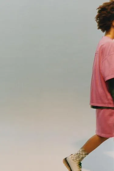 Комплект из футболки и шортов с надписью