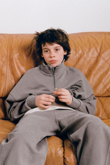 Zara Толстовка из мягкой ткани с надписью