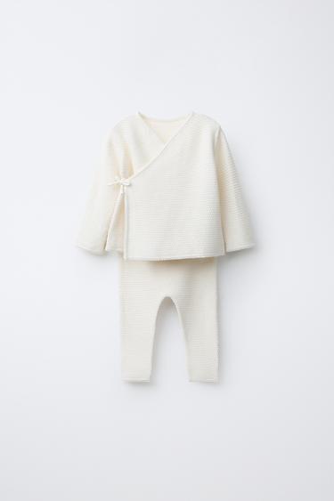 Комплект из футболки и брюк из хлопка и шелка с текстурой- Заказать в России