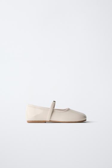 Zara Лаковые балетки с деталью в виде сердца купить с доставкой.