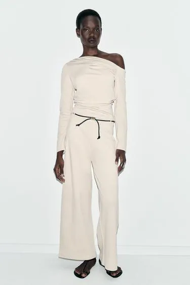 Топ асимметричного кроя из пике