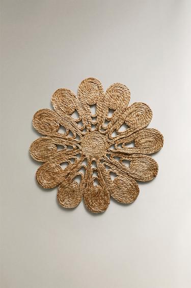 Zara Плетеная круглая соломенная подставка с цветочным узором