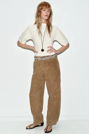 Топ в рубчик с объемными рукавами- Заказать в России