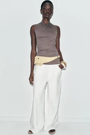 Топ с драпировкой и сборками