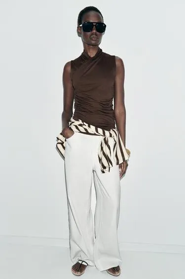 Топ с драпировкой и сборками