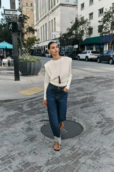 Вязаный свитер с подплечниками- Заказать в России