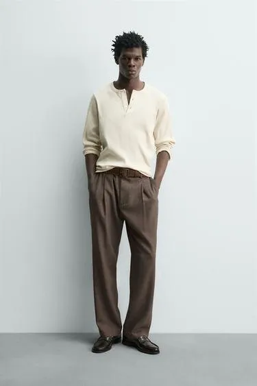 Футболка в рубчик с воротником на пуговицах