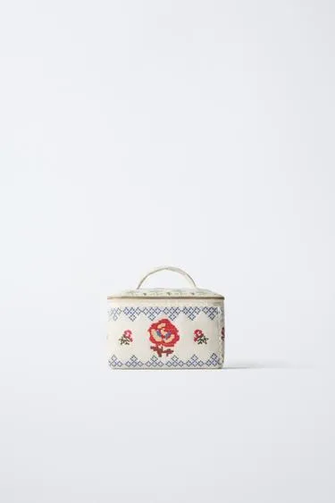 Косметичка с вышивкой- Заказать в России