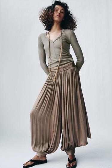 Zara Футболка в рубчик с V-образным вырезом