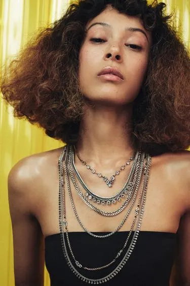 Комбинированное ожерелье с бусинами и стразами- Заказать в России