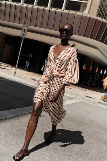 Zara Платье миди в полоску с ремнем