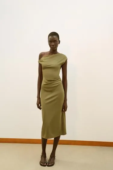 Платье миди асимметричного кроя