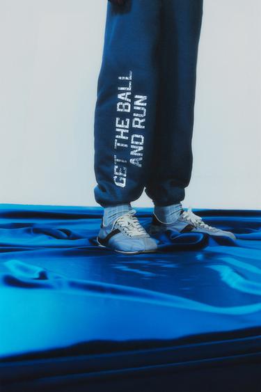 Zara Брюки-джоггеры с надписью и этикеткой