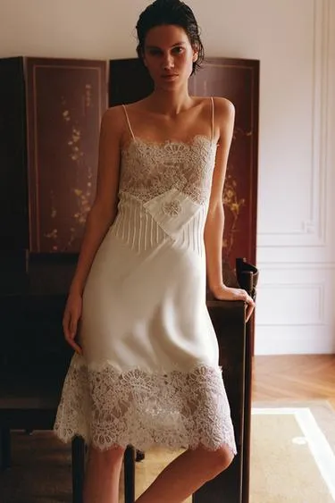 Миди-платье с кружевным лифом из атласа- Заказать в России