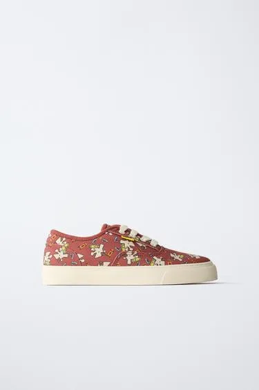 Кроссовки со шнуровкой