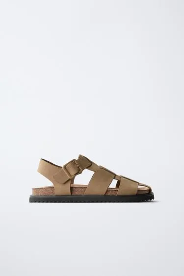 Сандалии с пряжкой