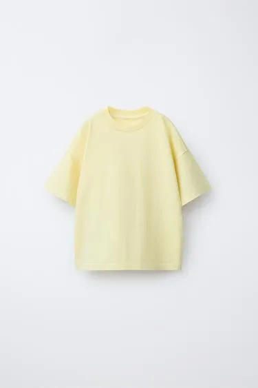 Однотонная футболка