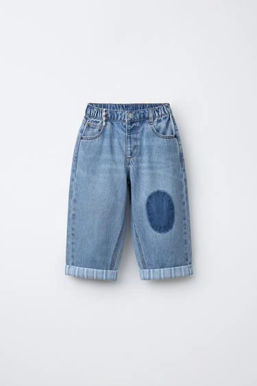 Baggy jeans with knee patch