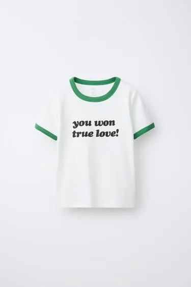 Футболка в рубчик с контрастным текстом