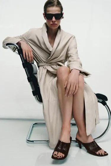 Кожаные босоножки мюли LIMITED EDITION