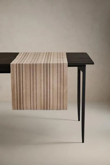 Полосатый бегунок для стола