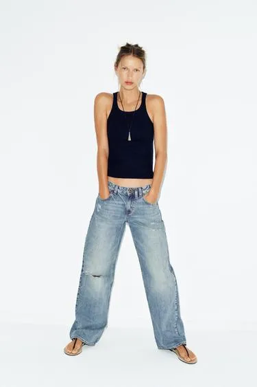 Топ на бретелях в рубчик