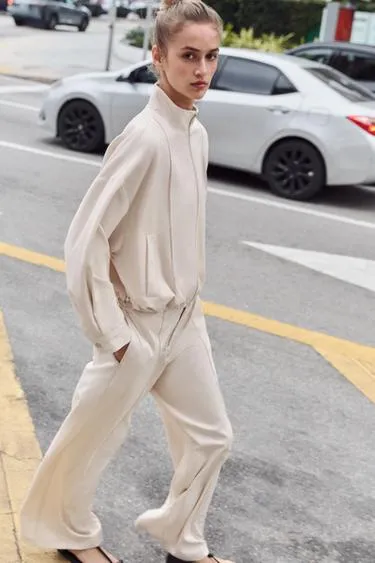 Бомбер с воротником-стойкой- Заказать в России