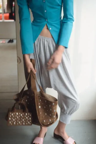 Сумка с заклепками