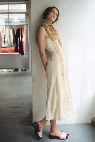 Платье миди с объемными воланами- Заказать в России