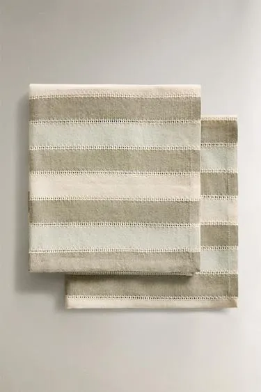 Набор полосатых салфеток с кружевной отделкой (набор из 2)