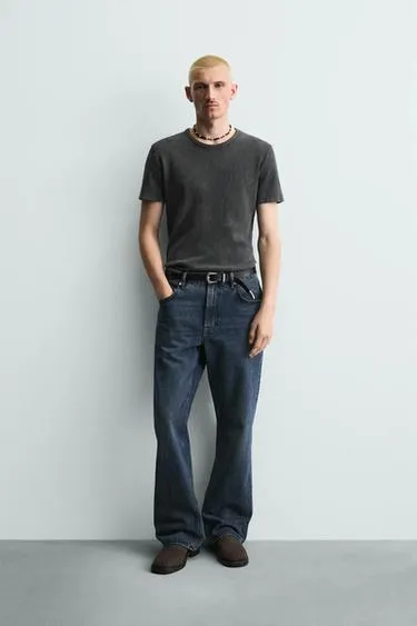 Приталенная футболка из рельефной ткани