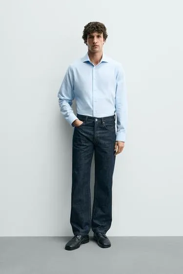 Рубашка классического кроя из рельефной ткани