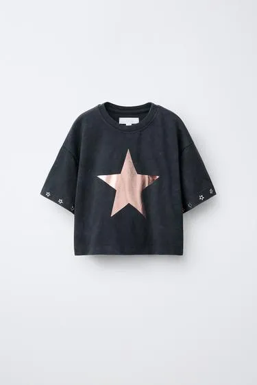 Футболка со звездами и блестками