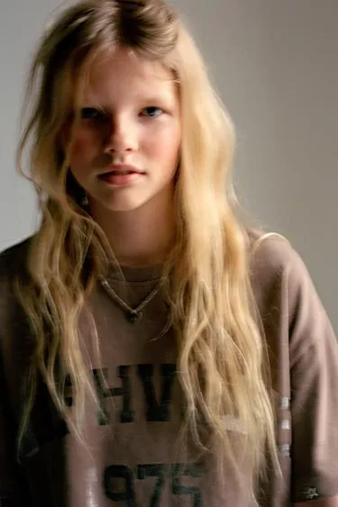 Футболка со сверкающими звездами