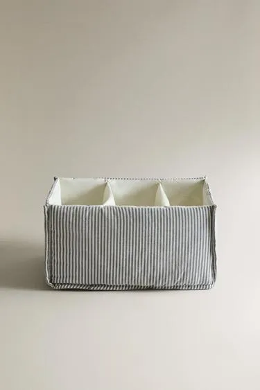 Органайзер для детской одежды в полоску