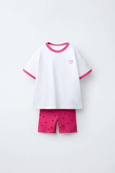 Zara Комплект из футболки и легинсов-велосипедок с сердцами