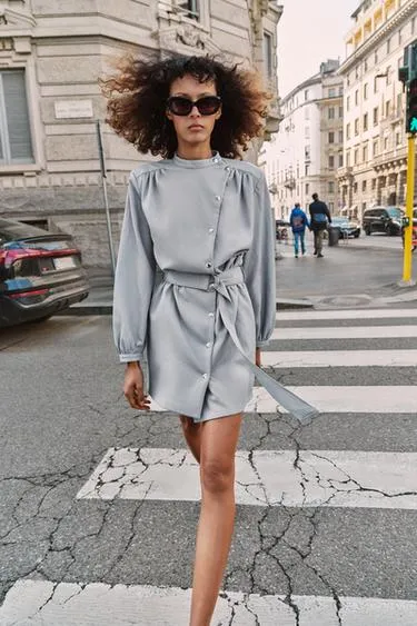 Короткое платье из искусственной кожи с ремнем- Заказать в России