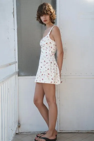 Объемное платье с цветочным принтом- Заказать в России