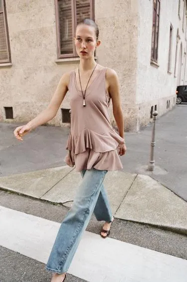 Короткое платье с воланами- Заказать в России