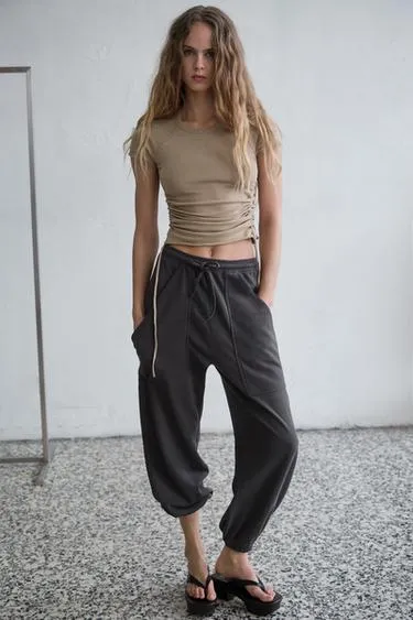 Футболка с регулируемыми сборками