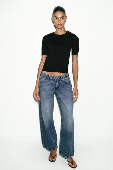 Базовый трикотажный свитер с короткими рукавами