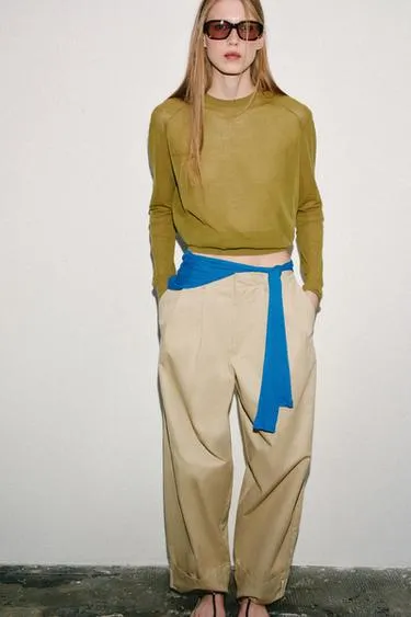 Тонкий свитер с плечевыми швами- Заказать в России