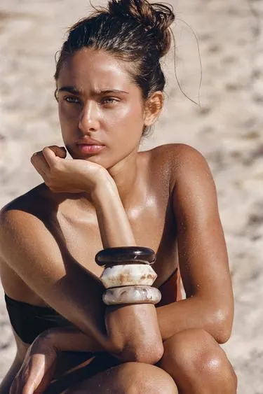 Набор из трех жестких браслетов из смолы- Заказать в России