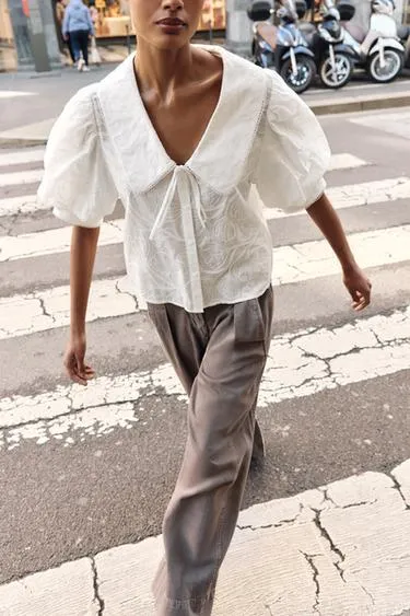 Блуза с круглым воротником