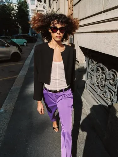 Короткий блейзер с подплечниками