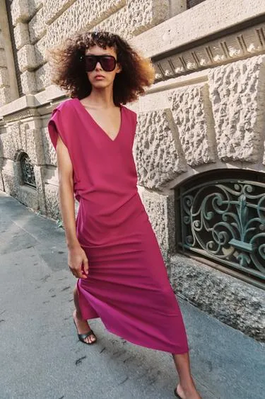 Платье миди со складками