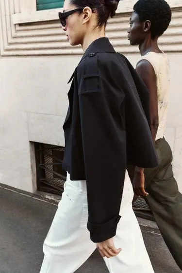 Укороченный двубортный тренч