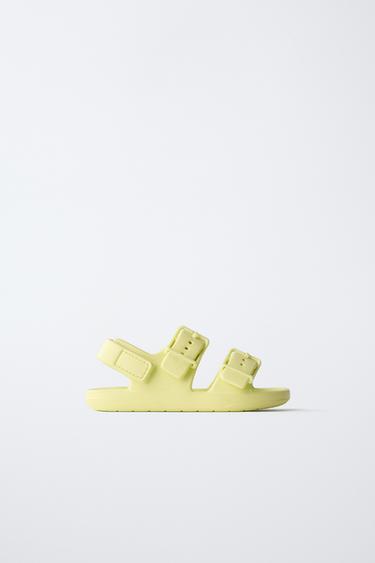 Zara Резиновые сандалии с пряжками